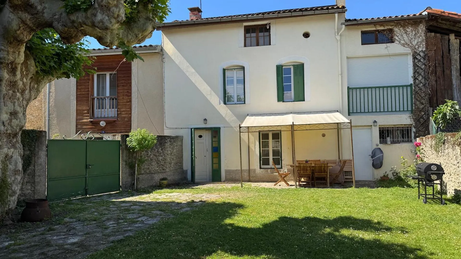 Appartement Studio au Coeur du Village avec terrasse et parking proche de Pamiers Verniolle