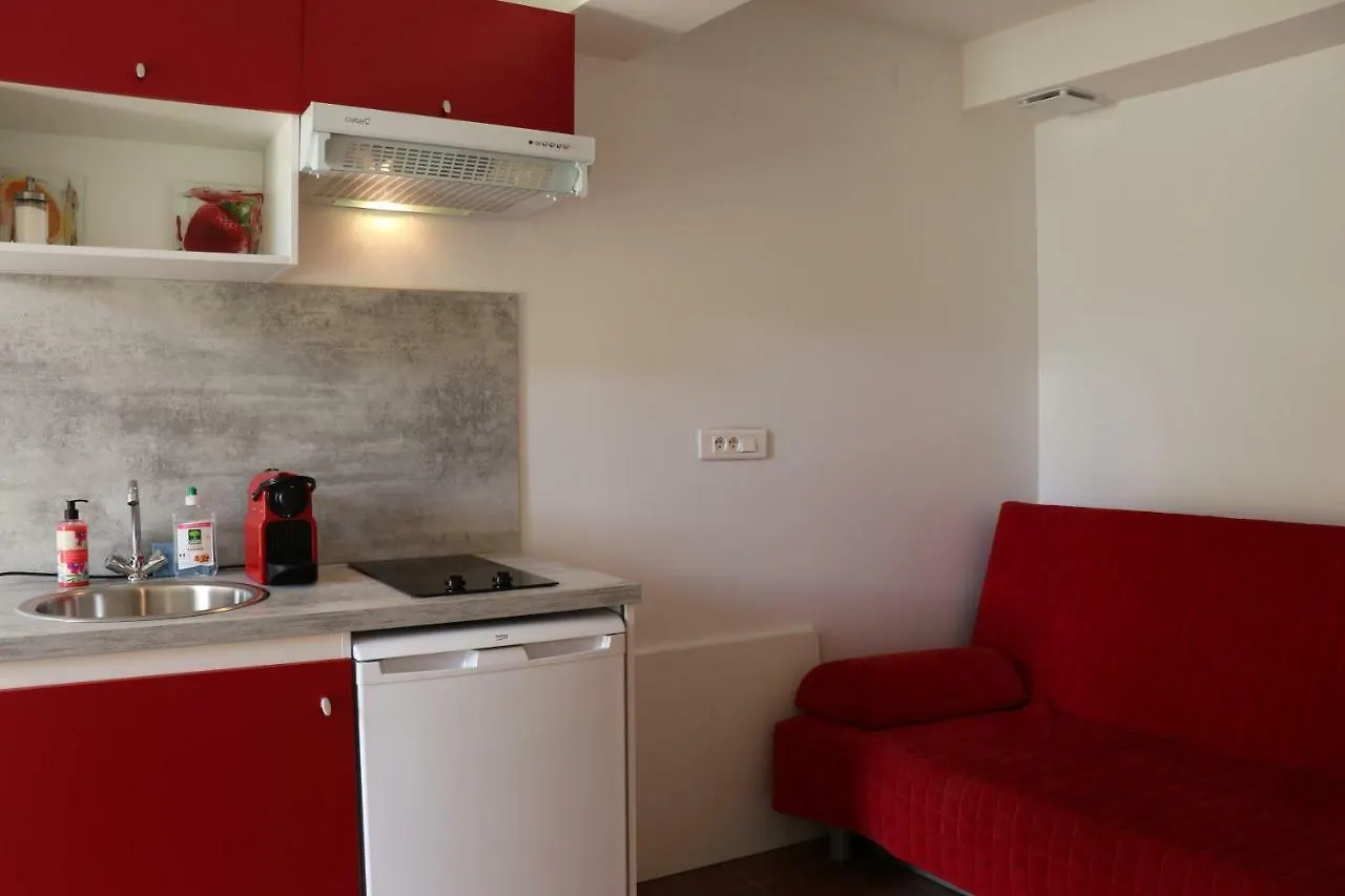 Studio Au Coeur Du Village Avec Terrasse Et Parking Proche De Pamiers Verniolle
